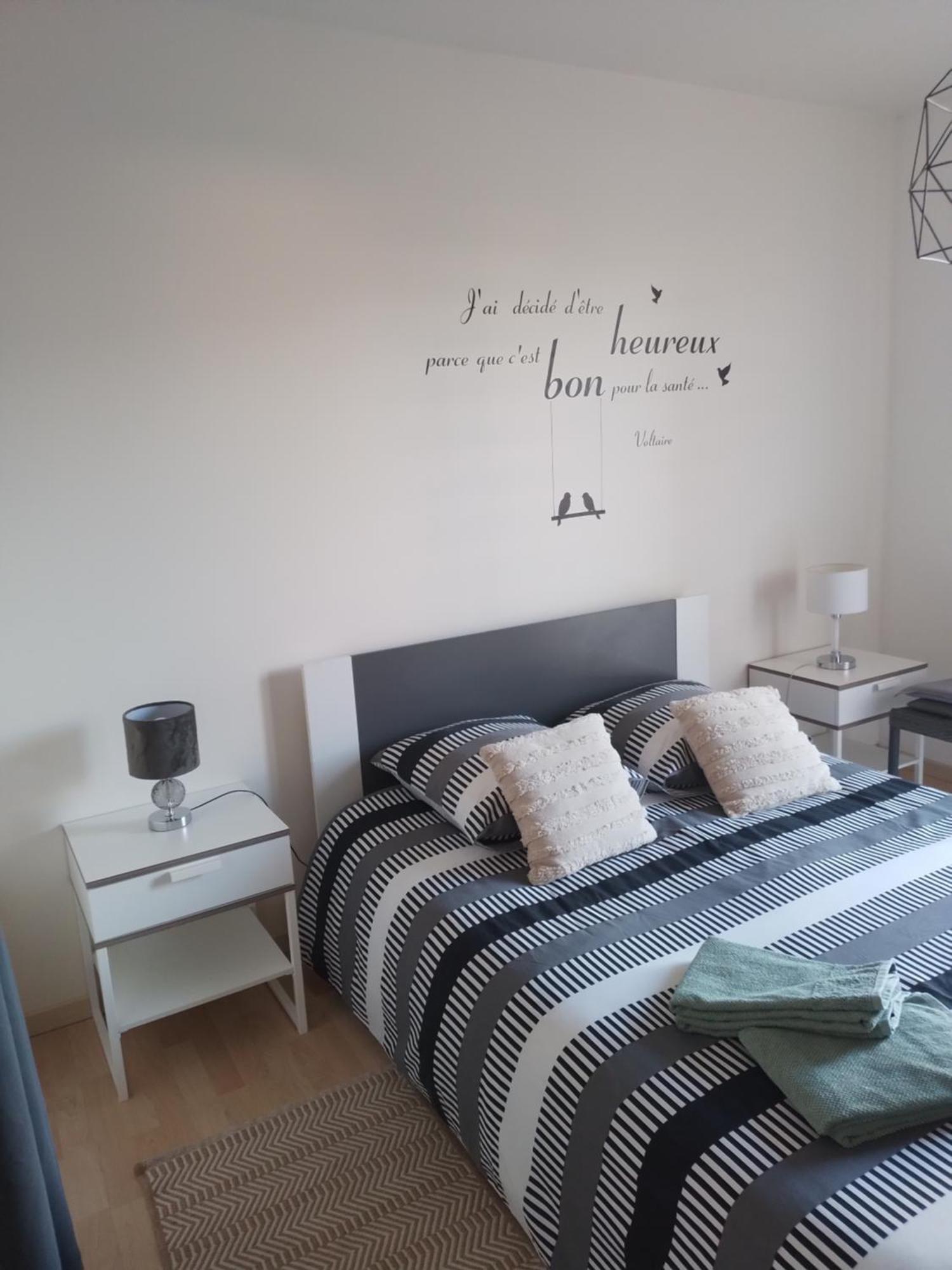 Chambre Agreable Au Calme Saint-Hilaire-Petitville Luaran gambar